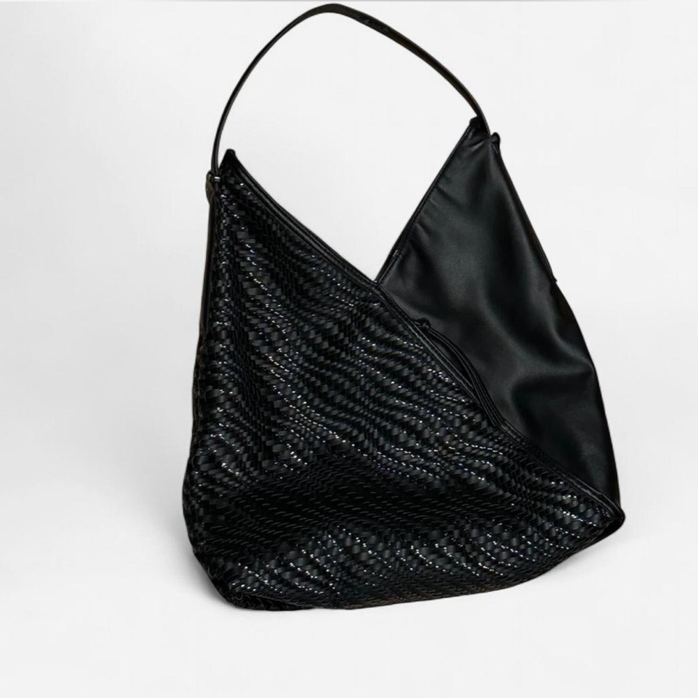 Y2K LARGE BLACK WOVEN LEATHER TOTE BAG